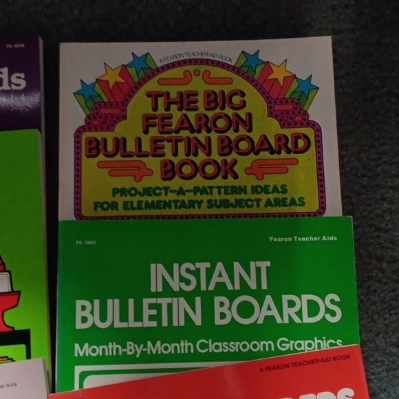 Bulletin board idea books. Lot of 6. - Picture 4 of 11